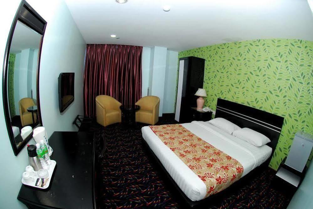 Bluebell Hotel Skudai Ngoại thất bức ảnh