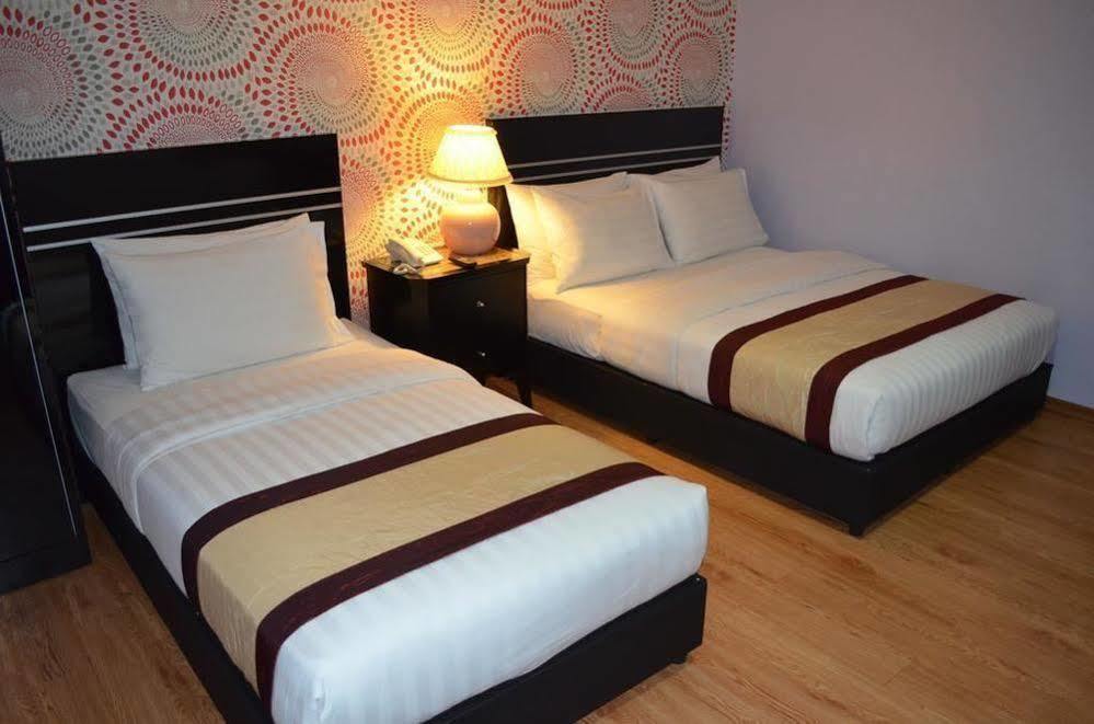Bluebell Hotel Skudai Ngoại thất bức ảnh