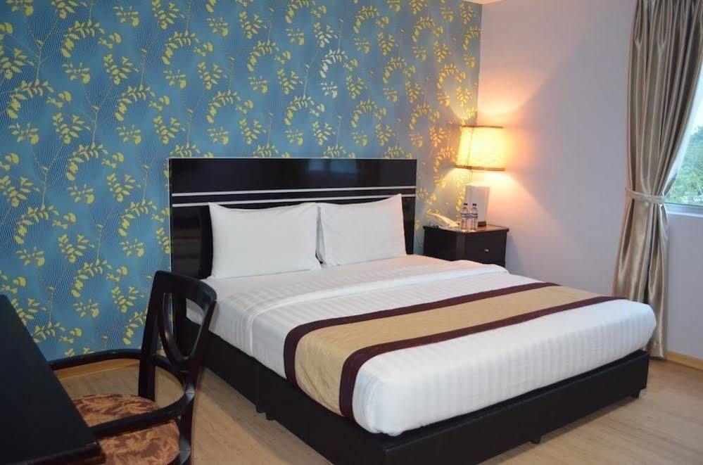 Bluebell Hotel Skudai Ngoại thất bức ảnh