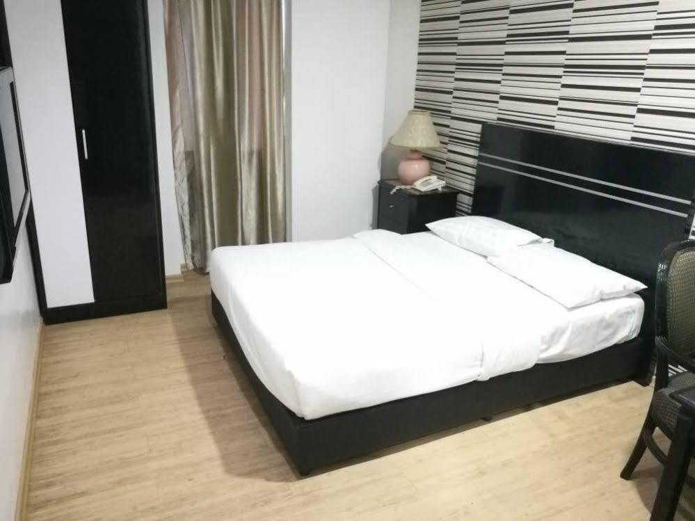Bluebell Hotel Skudai Ngoại thất bức ảnh