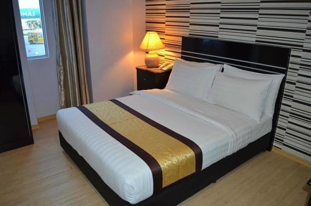 Bluebell Hotel Skudai Ngoại thất bức ảnh