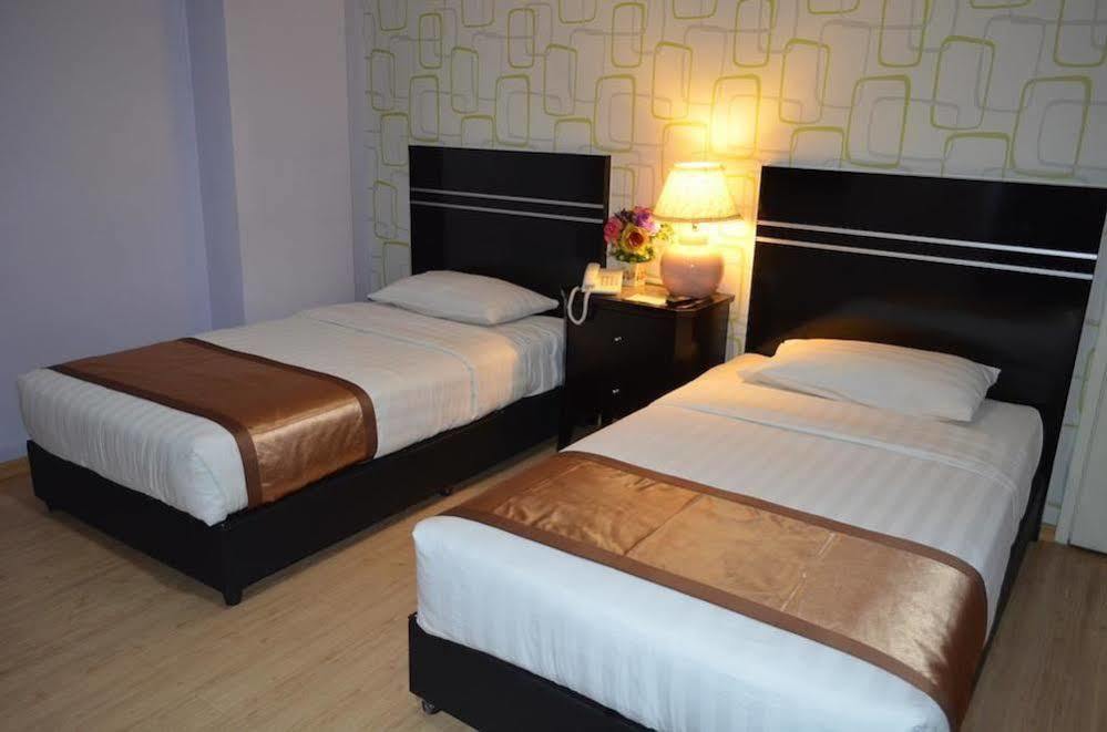 Bluebell Hotel Skudai Ngoại thất bức ảnh